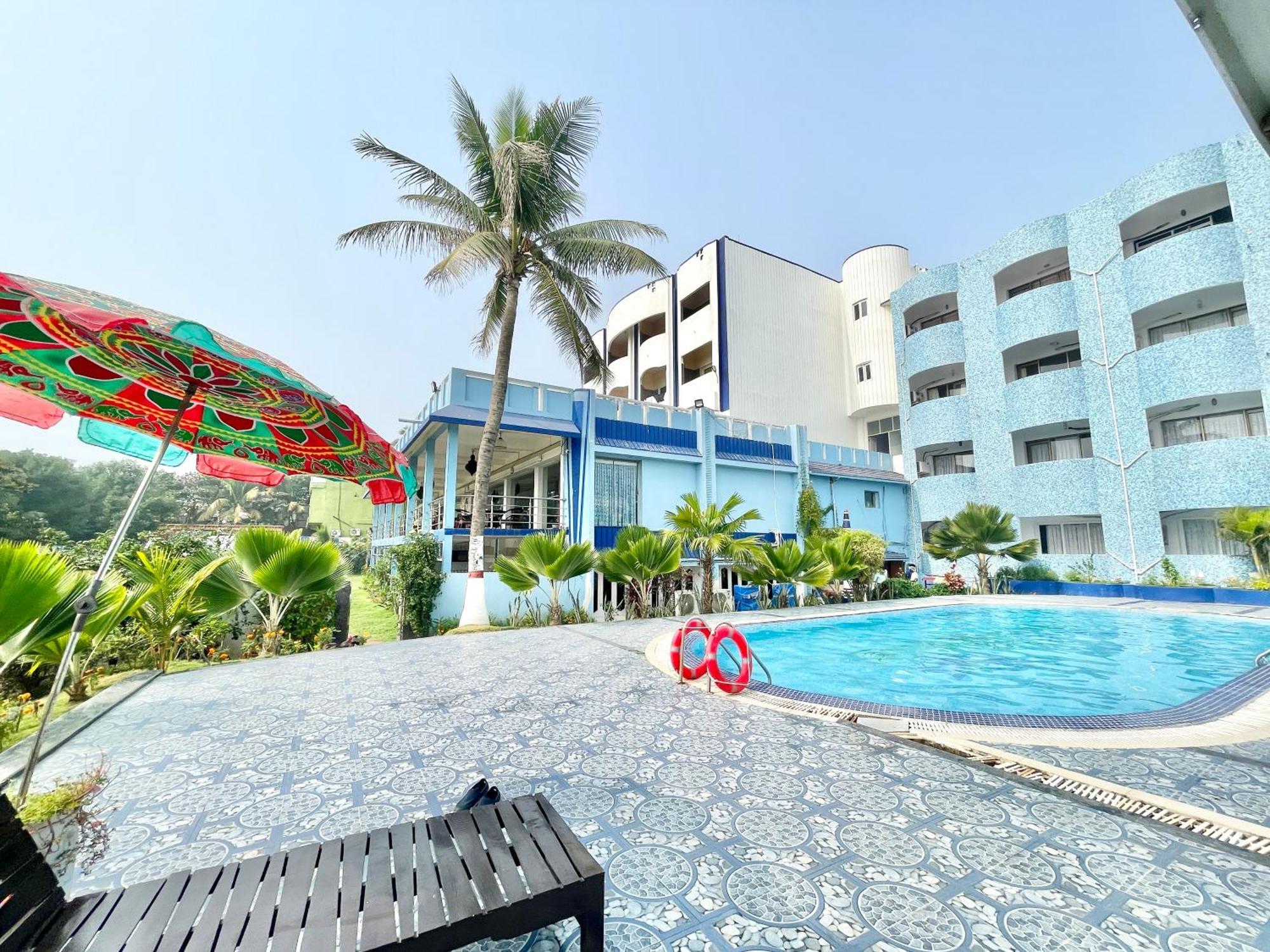 Hotel V-I Near Sea , Puri Private-Park -Gym-Spa Fully-Airconditioned-Hotel Lift-And-Parking-Facilities Breakfast-Included Εξωτερικό φωτογραφία
