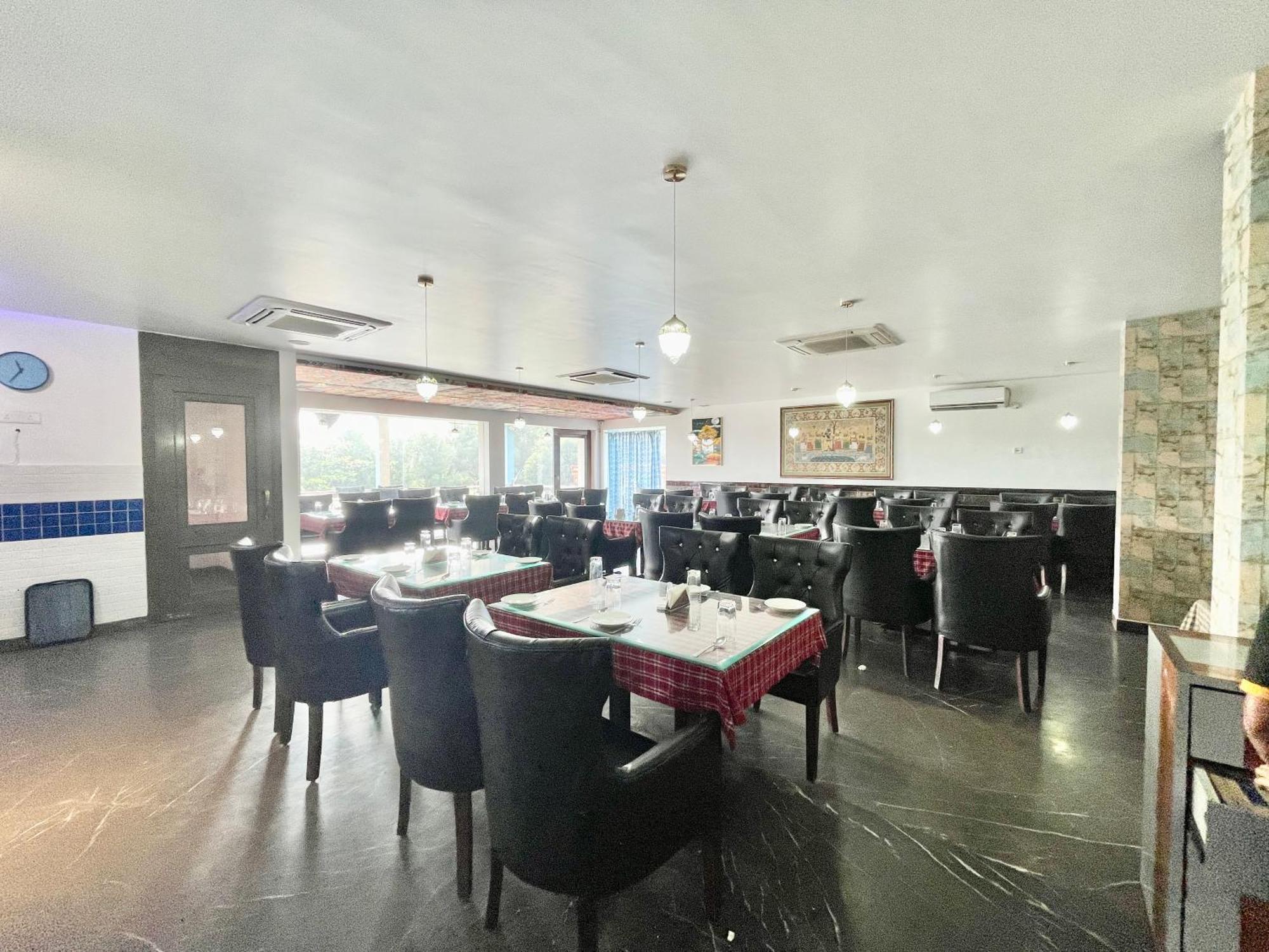 Hotel V-I Near Sea , Puri Private-Park -Gym-Spa Fully-Airconditioned-Hotel Lift-And-Parking-Facilities Breakfast-Included Εξωτερικό φωτογραφία