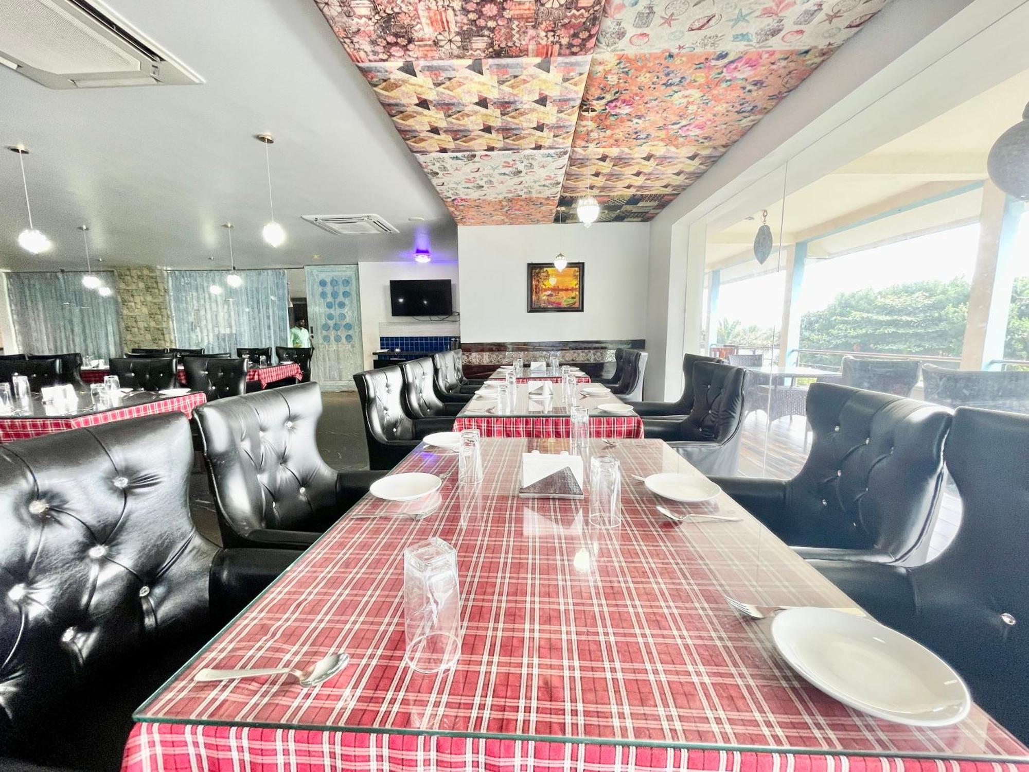 Hotel V-I Near Sea , Puri Private-Park -Gym-Spa Fully-Airconditioned-Hotel Lift-And-Parking-Facilities Breakfast-Included Εξωτερικό φωτογραφία