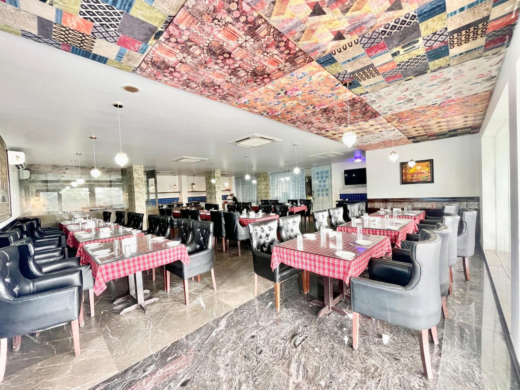 Hotel V-I Near Sea , Puri Private-Park -Gym-Spa Fully-Airconditioned-Hotel Lift-And-Parking-Facilities Breakfast-Included Εξωτερικό φωτογραφία