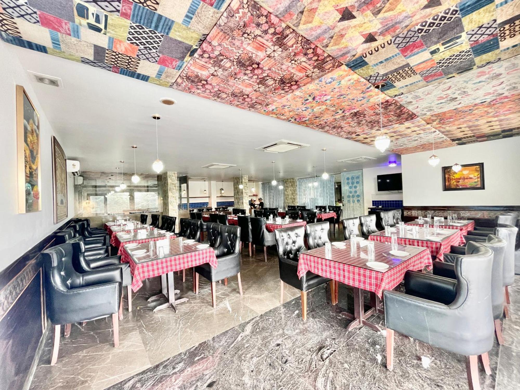 Hotel V-I Near Sea , Puri Private-Park -Gym-Spa Fully-Airconditioned-Hotel Lift-And-Parking-Facilities Breakfast-Included Εξωτερικό φωτογραφία