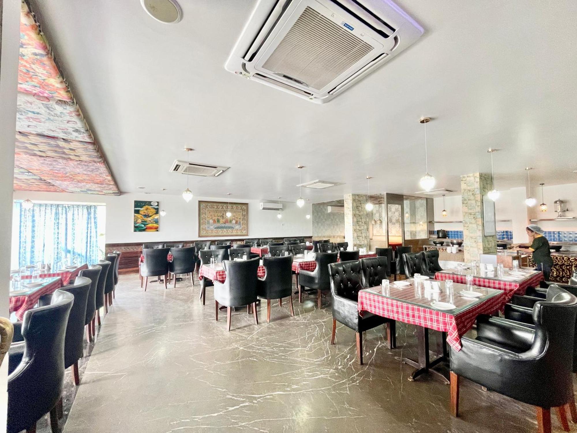Hotel V-I Near Sea , Puri Private-Park -Gym-Spa Fully-Airconditioned-Hotel Lift-And-Parking-Facilities Breakfast-Included Εξωτερικό φωτογραφία