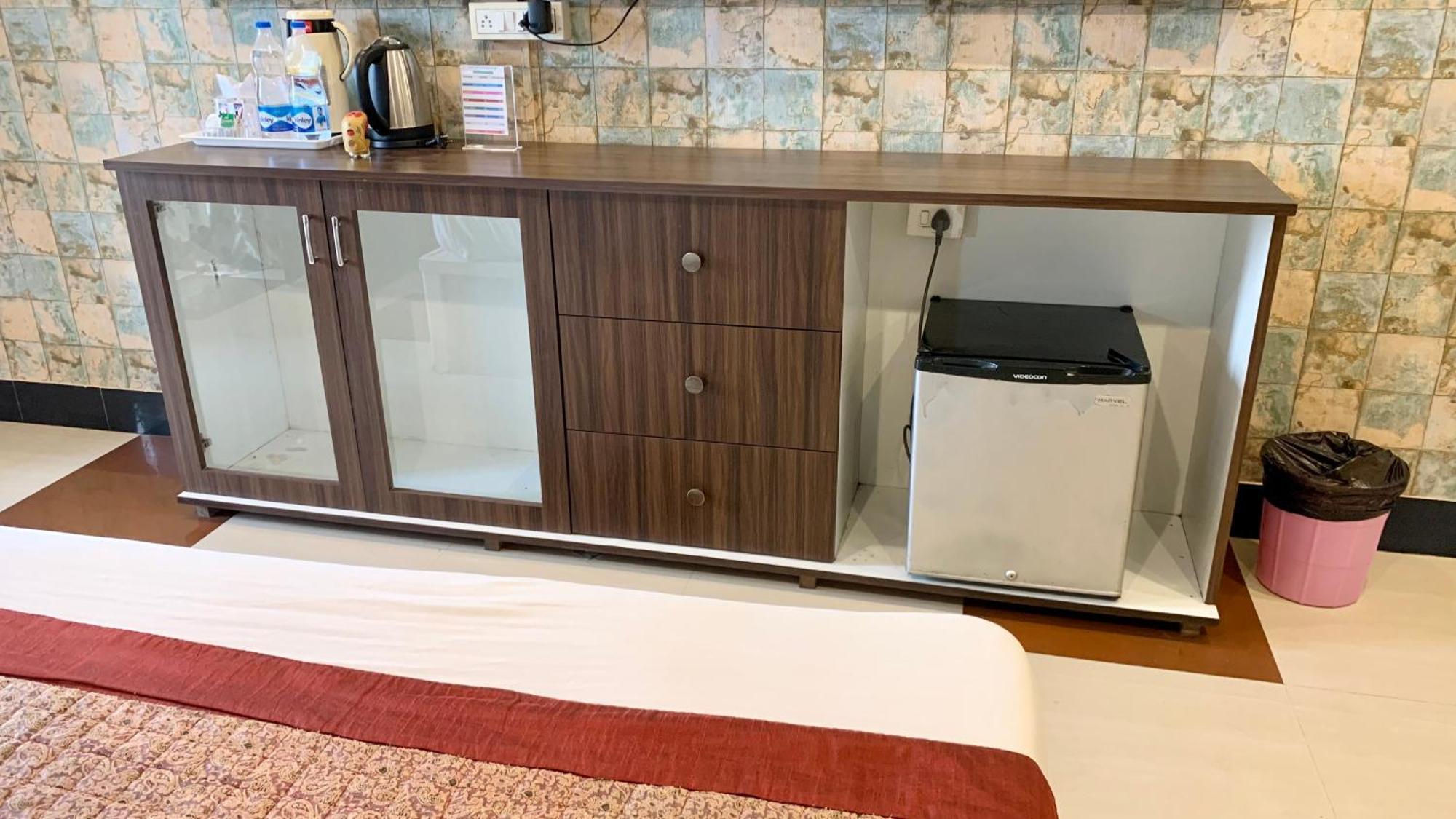 Hotel V-I Near Sea , Puri Private-Park -Gym-Spa Fully-Airconditioned-Hotel Lift-And-Parking-Facilities Breakfast-Included Εξωτερικό φωτογραφία