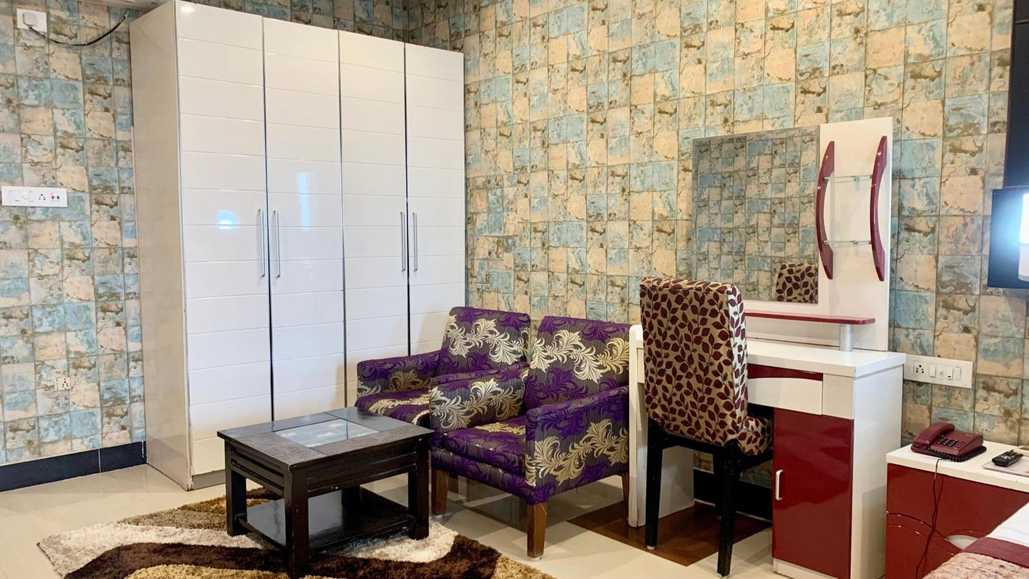 Hotel V-I Near Sea , Puri Private-Park -Gym-Spa Fully-Airconditioned-Hotel Lift-And-Parking-Facilities Breakfast-Included Εξωτερικό φωτογραφία