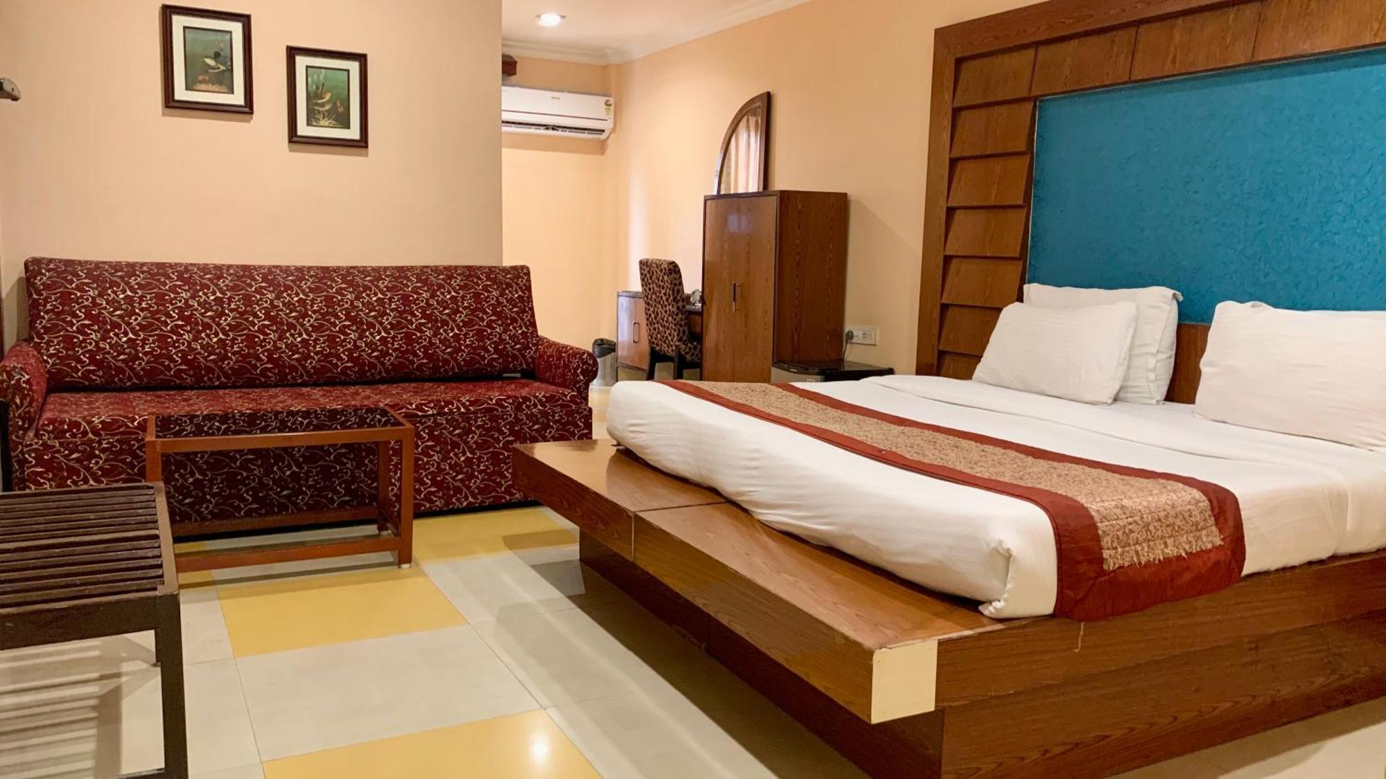 Hotel V-I Near Sea , Puri Private-Park -Gym-Spa Fully-Airconditioned-Hotel Lift-And-Parking-Facilities Breakfast-Included Εξωτερικό φωτογραφία