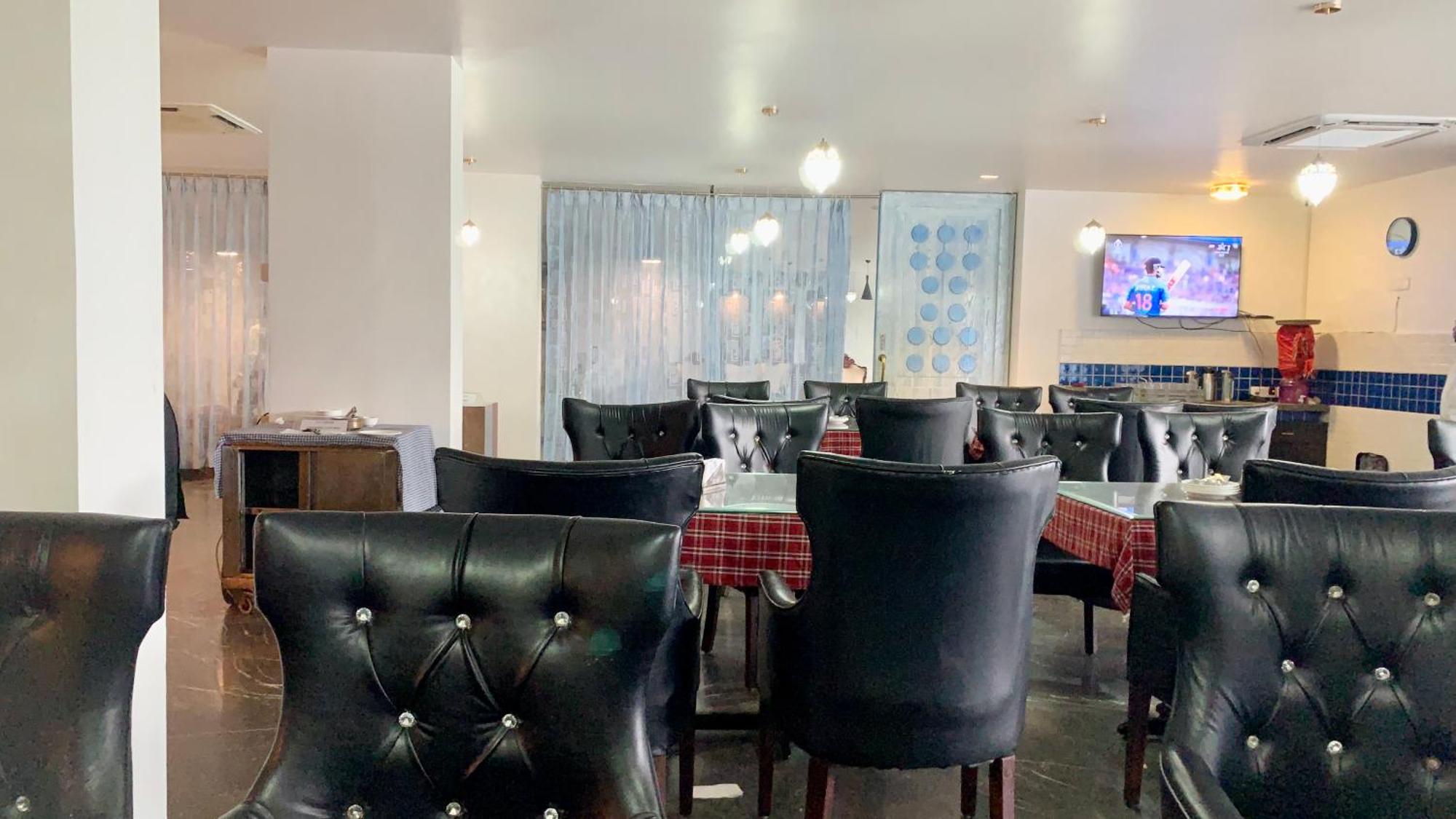 Hotel V-I Near Sea , Puri Private-Park -Gym-Spa Fully-Airconditioned-Hotel Lift-And-Parking-Facilities Breakfast-Included Εξωτερικό φωτογραφία
