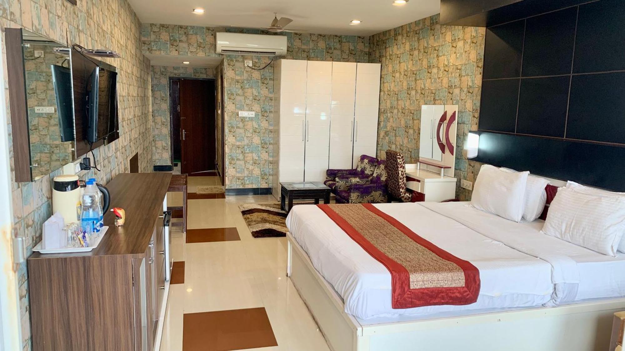 Hotel V-I Near Sea , Puri Private-Park -Gym-Spa Fully-Airconditioned-Hotel Lift-And-Parking-Facilities Breakfast-Included Εξωτερικό φωτογραφία